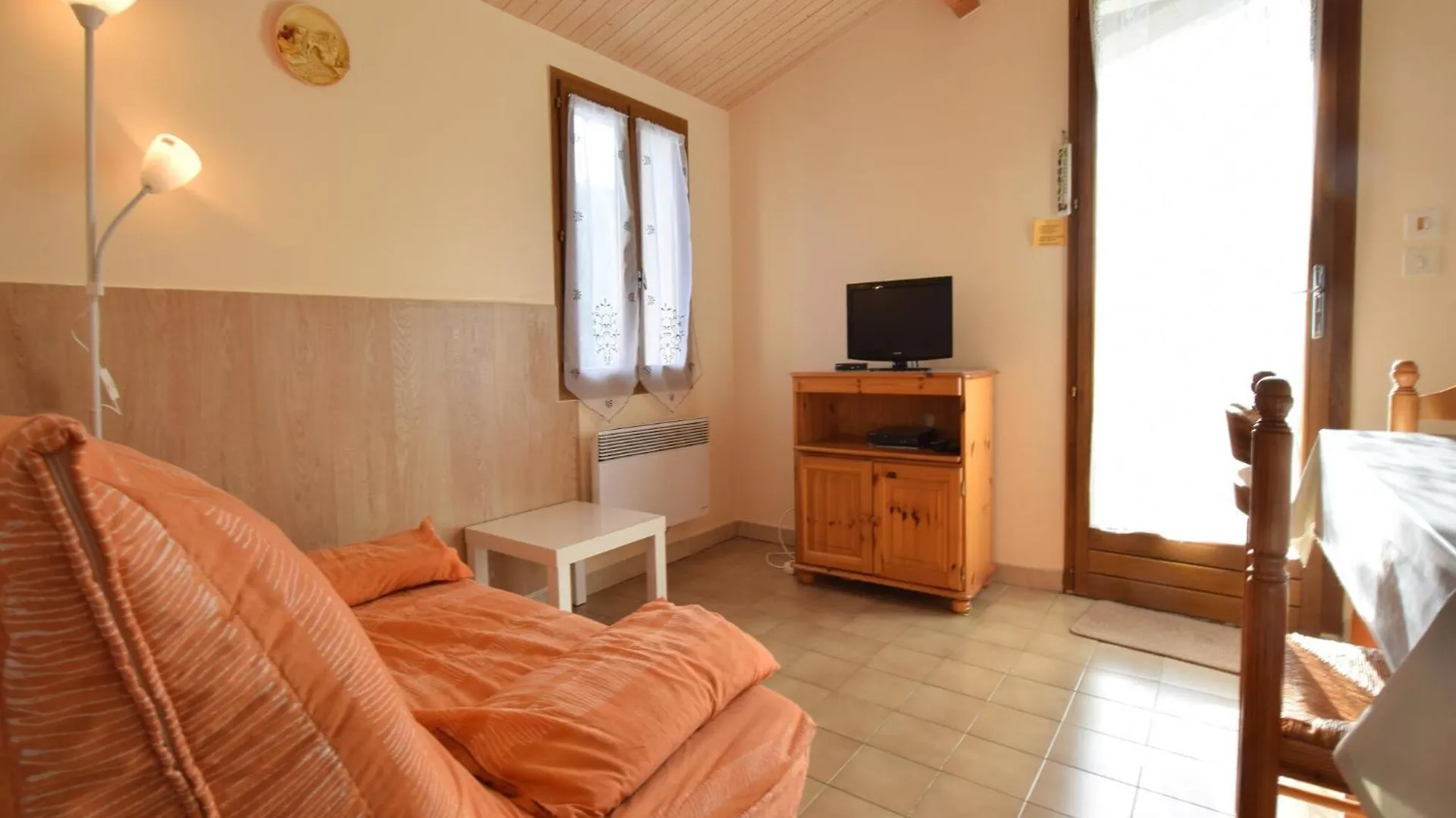 Comfortable Apartment In Lablach Re With Terrace In Ard Che Lablachere Holiday home